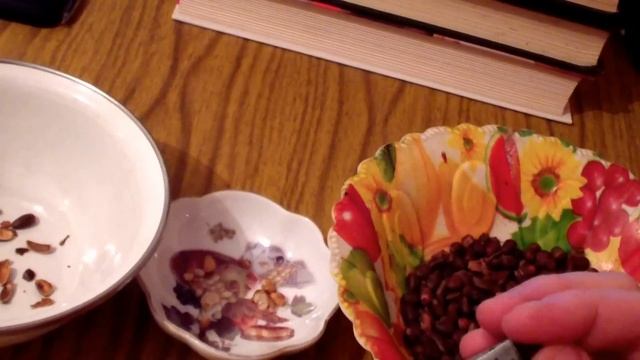 ОЧИСТКА КЕДРОВОГО ОРЕХА,  2 ДВА СПОСОБА КАК ОЧИСТИТЬ  СМОТРИТЕ ЗДЕСЬ! #кедровыеорехи
