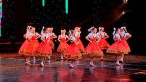 Младший состав ансамбля народного танца "Кружева" - Русский танец "Шкатулочка"