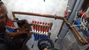 Развоздушка системы отопления частного дома.