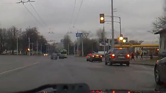 езда на красный, это как правило? смотреть онлайн