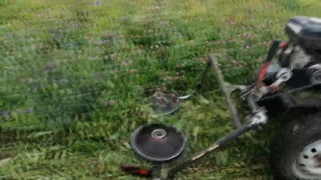 Обзор переделанной роторной косилки ЗАРЯ! смотреть онлайн