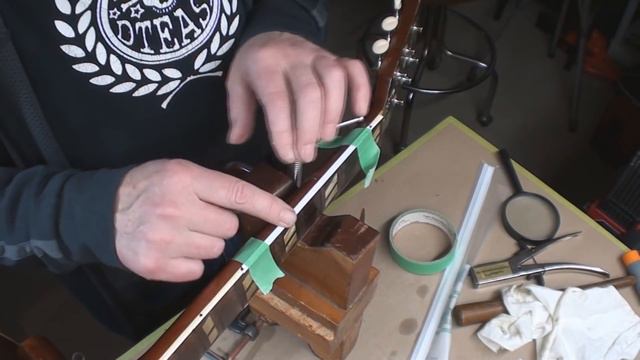 Gibson Country Western Guitar Gets a New Life Part 2 смотреть онлайн