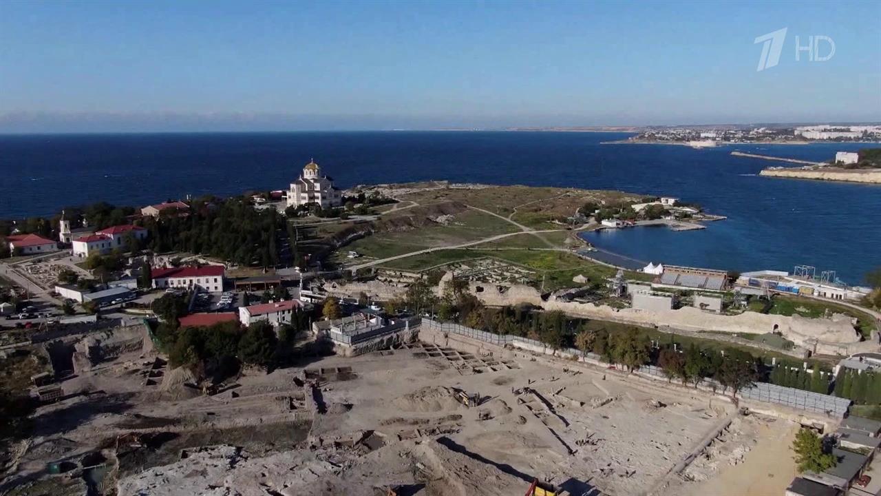 Владимир Путин на встрече с Михаилом Развожаевым обсудил развитие Севастополя