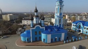 Храмы города Калуги. Храм Успения Пресвятой Богородицы за верхом.