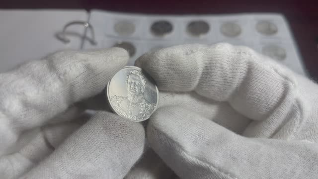 2 рубля 2012 года, буквы ММД "генерал от инфантерии Д.С. Дохтуров" смотреть онлайн