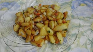 Картошка жареная на смальце со шкварками кулинарный рецепт .