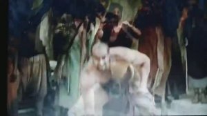 Ганник сражается с завязанными глазами