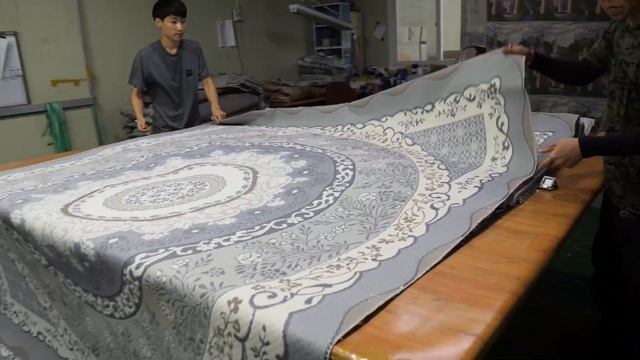 Mass production process of a huge carpet made with about 9,600 strands of thread. carpet in korea смотреть онлайн