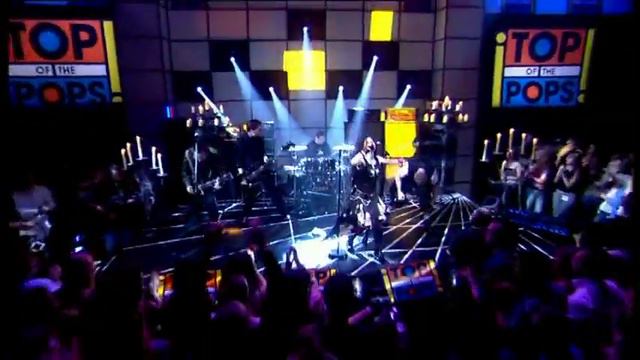 Evanescence - Bring Me to Life (Top of the Pops 2003) смотреть онлайн