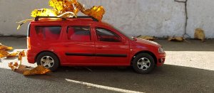 Lada Largus в парке