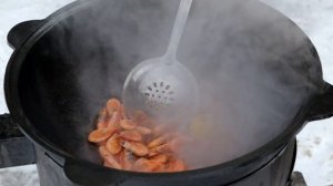 Нужно было готовить больше! Вкусный рецепт креветок в казане