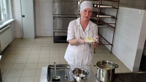 Как приготовить "Кашу пшеничную" и "Щи по-уральски" в школьной столовой