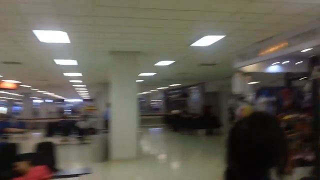 Colombo Airport CMB , Sri Lanka смотреть онлайн