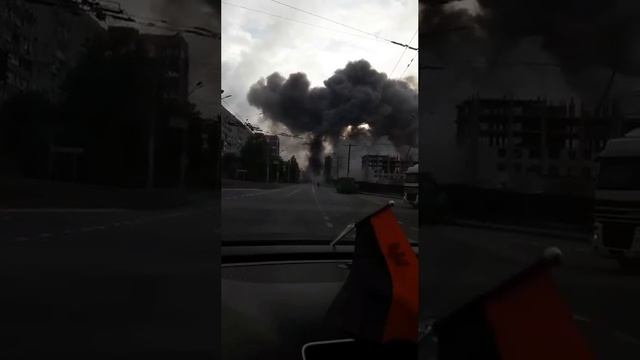 Хорошие попадания в Днепропетровске, а вот флаг в машине - нет.