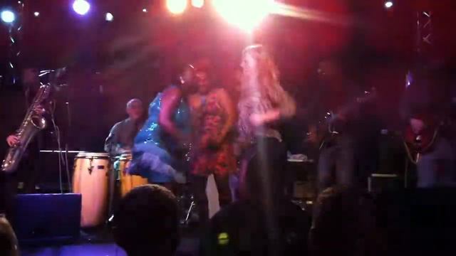 Sharon Jones and the Dap Kings Brighton 10th March 2012 смотреть онлайн