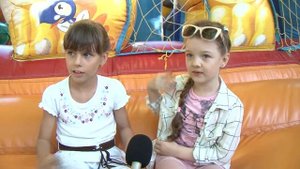 В Новокубанском городском парке на время майских праздников установили аттракционы.