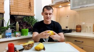 КАК РАЗДЕЛАТЬ АНАНАС БЫСТРО, ЛЕГКО И КРАСИВО. Разделка ананаса. Как выбрать ананас. Это можно есть