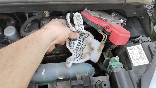 Як вийняти " чеку " в Renault Zoe смотреть онлайн