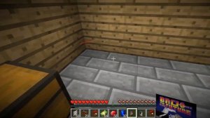 ОТКУДА В МОЕЙ ДЕРЕВНЕ ПОЯВИЛСЯ ЭТОТ ОГРОМНЫЙ ЛЮК В МАЙНКРАФТ  | Флойн Minecraft