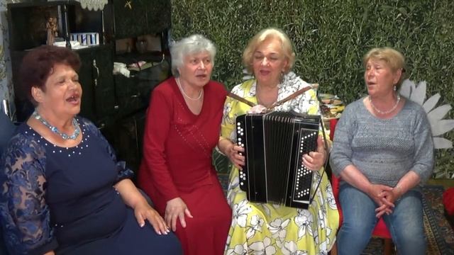 Эта песня захватывает дух, успокаивает.Ромашка белая. смотреть онлайн