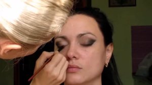 Как делают вечерний макияж на моделях