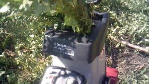 Работа садовым измельчителем ЗУБР ЗИЭ-44-2800