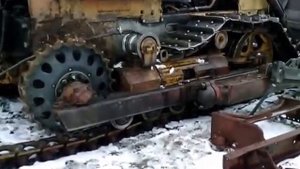 Замена гусениц на бульдозере т-130 с помощью МТЗ