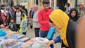The adventure of a nomadic family in the busy streets of the city to buy Nowruz Eid supplies 🎉🎉🌹