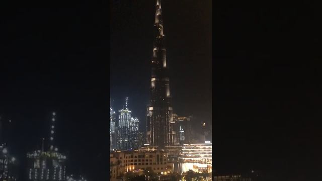 Вы должны это увидеть. Самая высокая башня в мире Burj Khalifa главная достопримечательность Дубая.