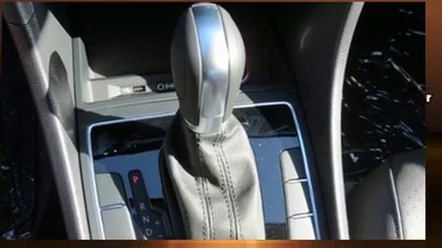 2017 Volkswagen Passat R-Line w/Comfort Pkg Auto смотреть онлайн