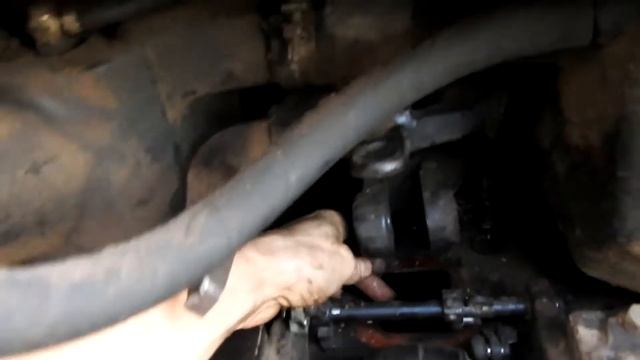 МТЗ 952 (замена подшипника ВОМ и проблема включения 4 скорости) смотреть онлайн