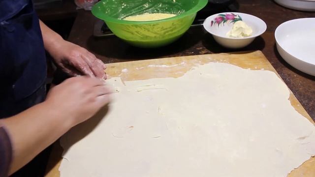 Болгарская банница с брынзой и ещё с двумя сырами. смотреть онлайн