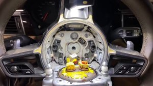 Porsche macan steering wheel airbag removal