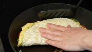 Быстрый завтрак готов за несколько минут! 2 вкуснейших рецепта тортильи.