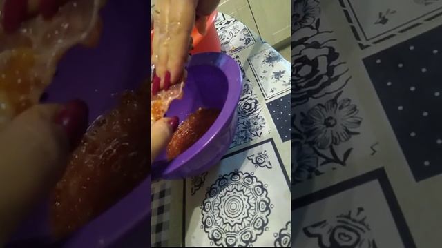 Лайфхак! Как быстро отделить икру от пленки. смотреть онлайн