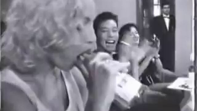 Madonna_sucks. Мадонна сосет...