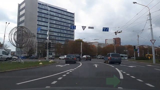Проезд перекрестка с круговым движением. пл. Ванеева г. Минск