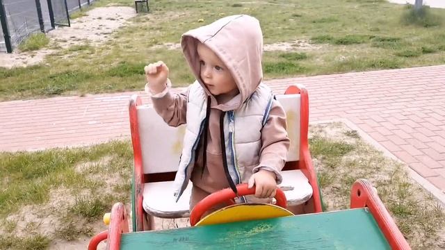 Vlog двух дней? проводим время на даче/у Васи новый спортивный костюм/на даче круто/14-15.05.2022 смотреть онлайн