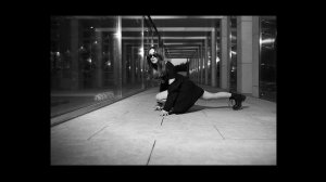 Модный жесткий свет. Снимаю на улице со вспышкой без софтбокса.