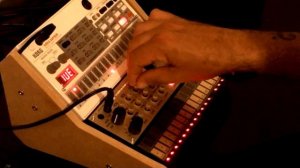 Storm : Dub Techno with Volca Sample & Keys