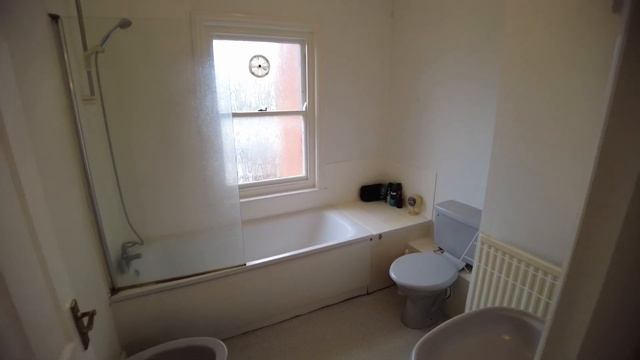 London Road, East Grinstead - £174,950 смотреть онлайн