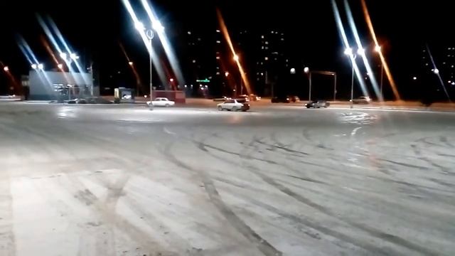 Первый снег учимся дрифту на Toyota Corona Premio смотреть онлайн