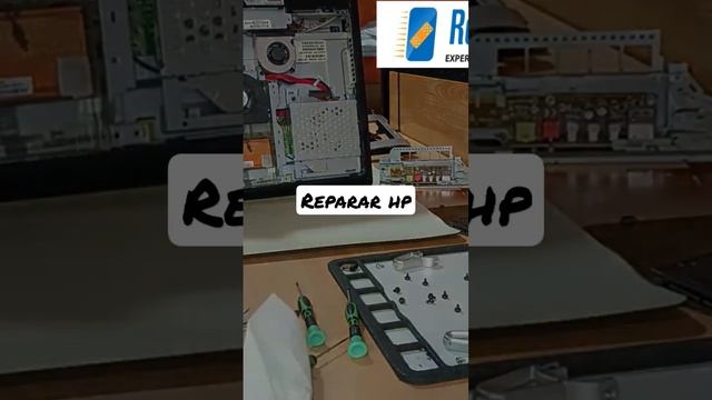 Abrir HP TouchSmart 300 en Reparar Ordenadores Madrid
