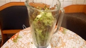 "ЧЕСНОЧНЫЙ СОУС ИЗ ЛИСТЬЕВ САЛАТА"БЫСТРО И ПРОСТО!!!