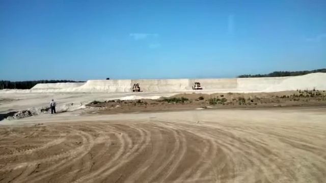 Погрузка песка для бетона. Бочкарихинский карьер. смотреть онлайн