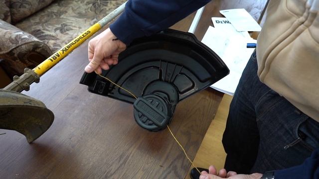 ? Аккумуляторный триммер для травы DeWALT DCMST561N обзор и сравнение с DCM561PBS предыдущая модель смотреть онлайн