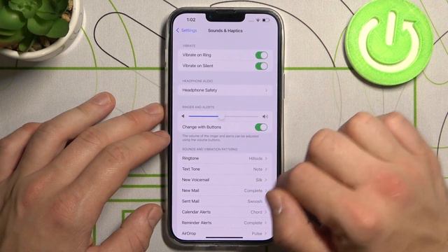 How to Turn On/Off Vibration for Calls on iPhone 13 Pro Max? смотреть онлайн