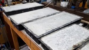 Подготавливаю двор под бетонирование. Делаю заезд для авто.