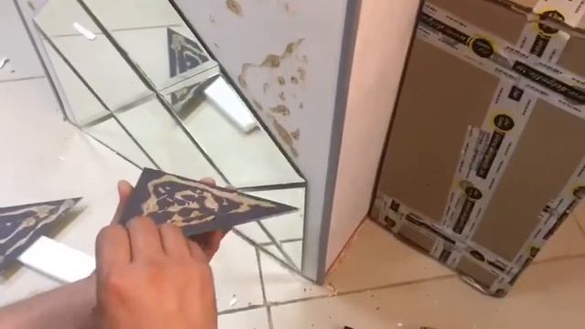 Процесс монтажа зеркального панно из зеркальной плитки с фацетом смотреть онлайн