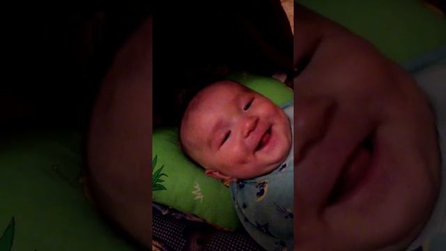 Младенец разговаривает Саясат Ерасыл 3 мес смотреть онлайн